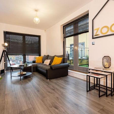 Luxe Place - Netflix & Workspace For 6 Birmingham Luaran gambar