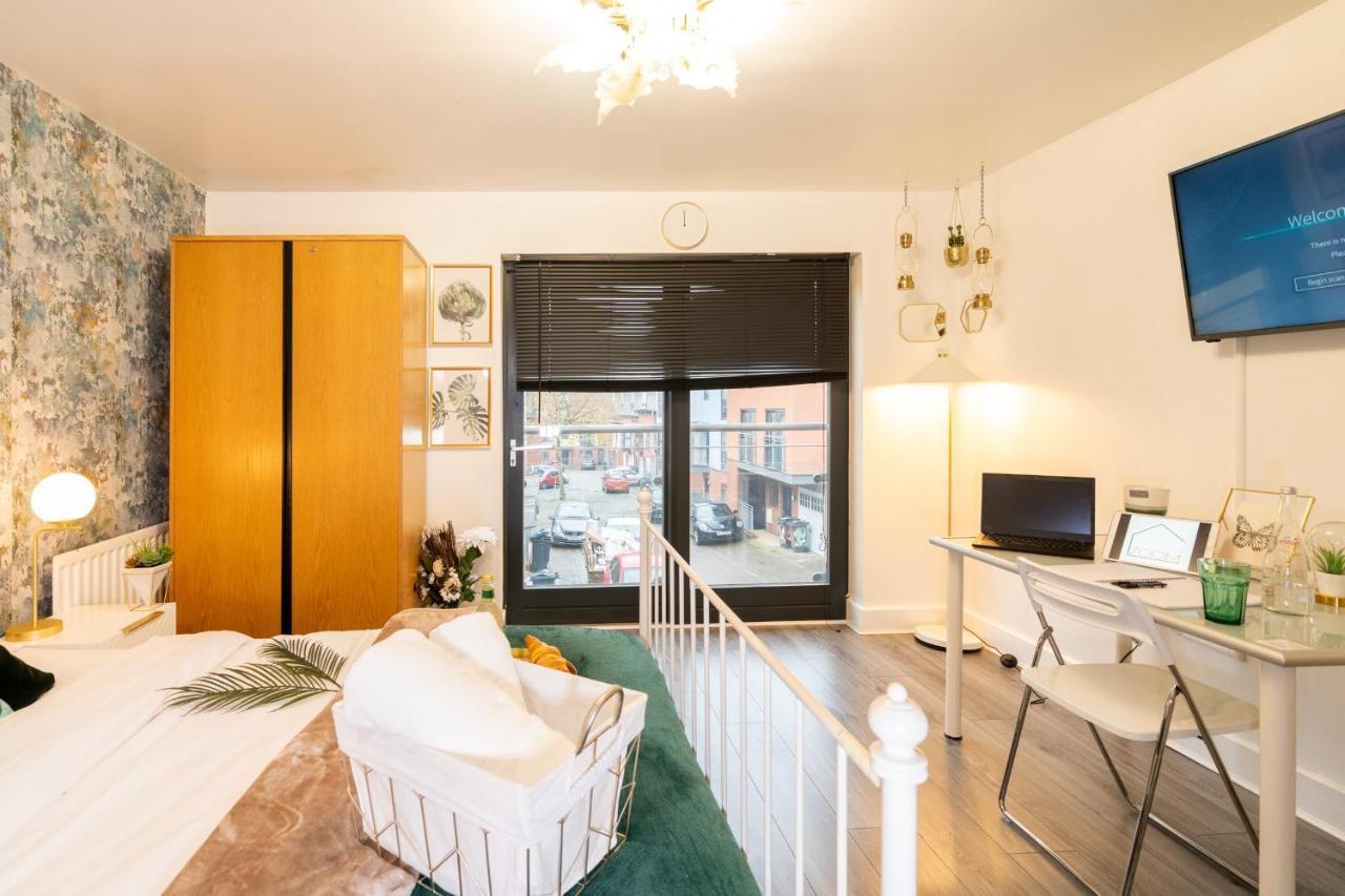 Luxe Place - Netflix & Workspace For 6 Birmingham Luaran gambar