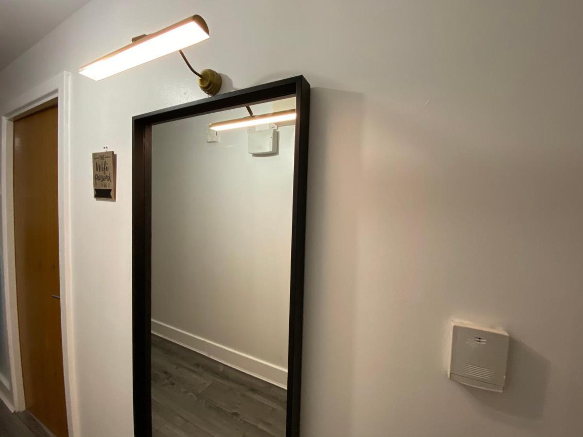 Luxe Place - Netflix & Workspace For 6 Birmingham Luaran gambar